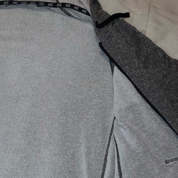 Nike dri fit sweater - Picture 5 of 9